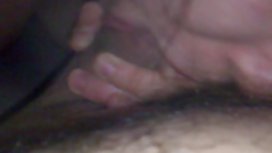 强迫陌生人吃的女孩