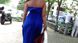 三人组有两个女性与大驴子