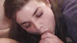 医生把自己扔到他最喜欢的护士那里