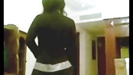 Mofos：漂亮的女孩性交在车里的屁股